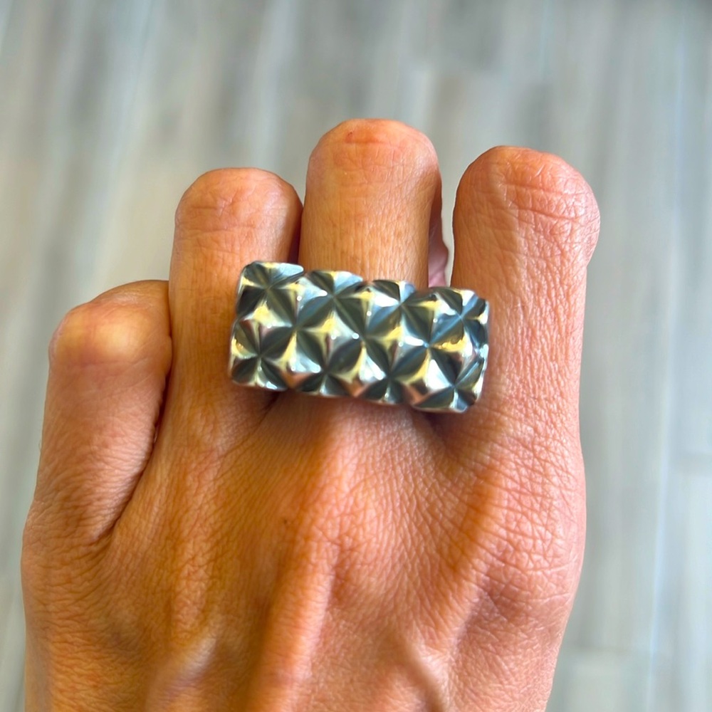 Dian Malouf mini passion point ring